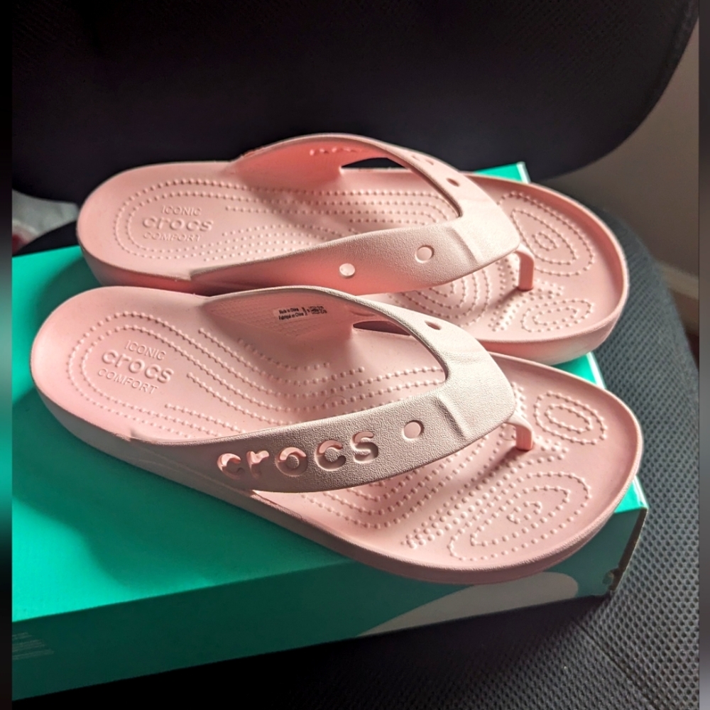 Crocs classic platform flip